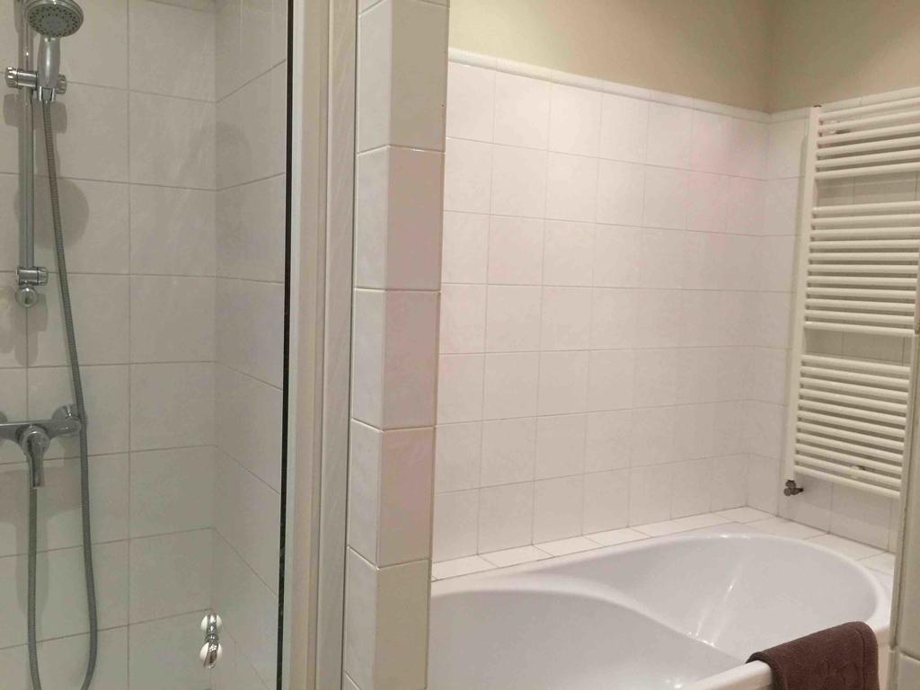Chambre D'Hotes Les Rives De La Tronne Mer Habitación foto